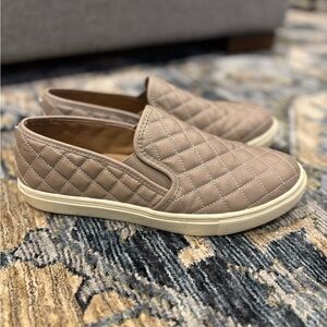 Steve Madden Ecentrcq Sneaker size 8.5